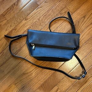 Black shoulder purse